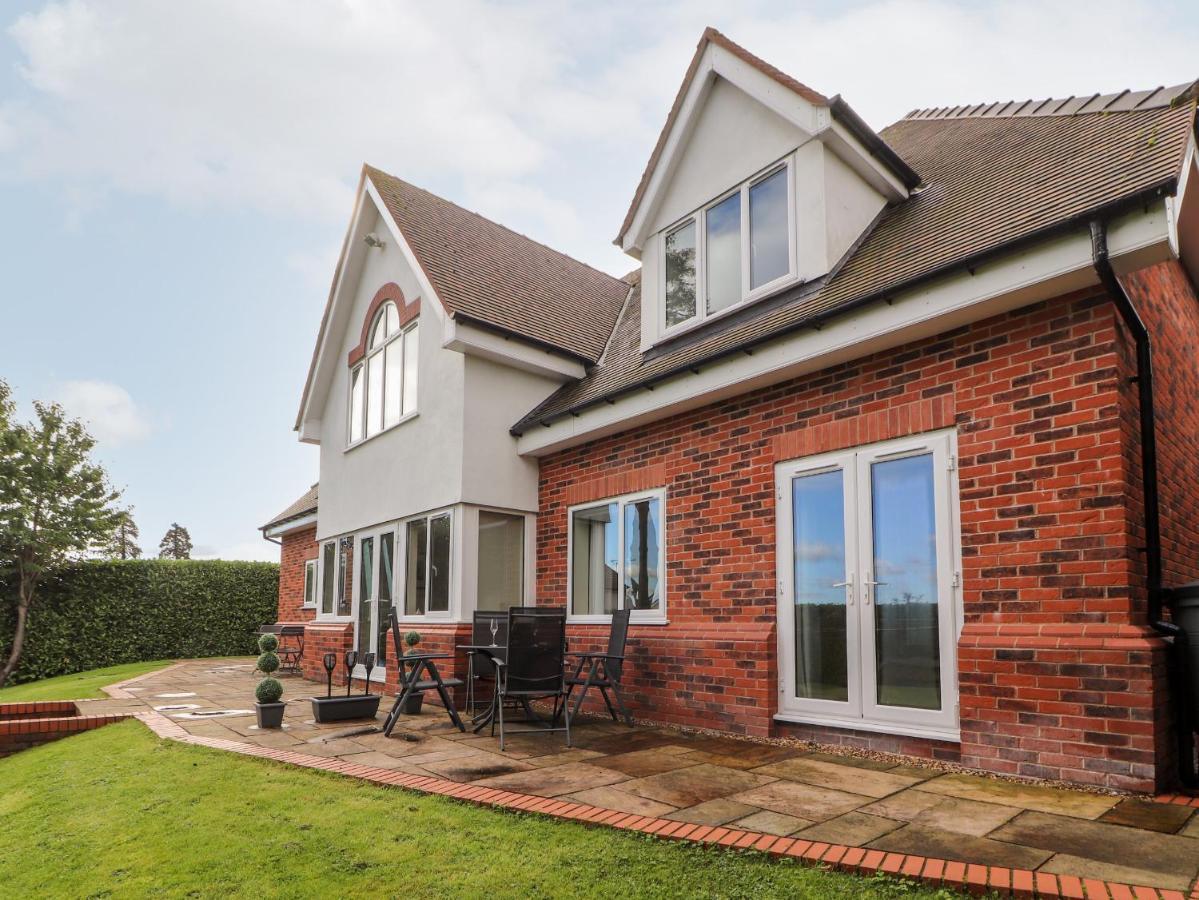 Hafan Fach Villa Mold Exterior photo